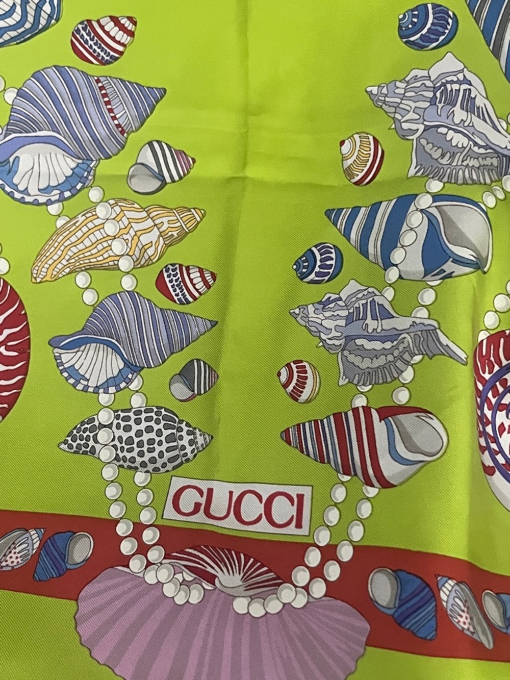 Gucci seashell pearls silk scarf - Picture 7 of 9